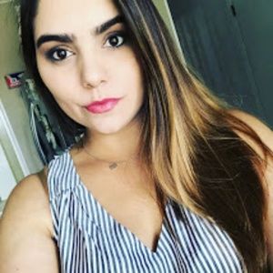 Meet your Posher, Roxanne